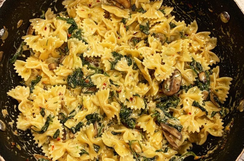 Creamy Mushroom & Spinach Pasta 